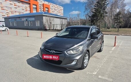 Hyundai Solaris II рестайлинг, 2013 год, 820 000 рублей, 2 фотография
