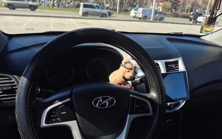 Hyundai Solaris II рестайлинг, 2013 год, 820 000 рублей, 13 фотография