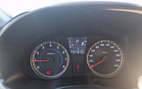 Hyundai Solaris II рестайлинг, 2013 год, 820 000 рублей, 17 фотография