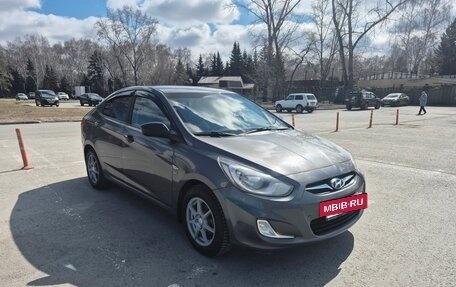 Hyundai Solaris II рестайлинг, 2013 год, 820 000 рублей, 5 фотография