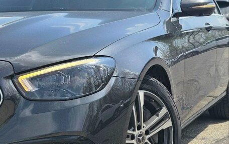 Mercedes-Benz E-Класс, 2022 год, 5 800 000 рублей, 4 фотография