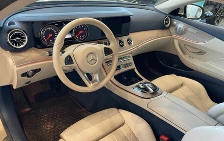 Mercedes-Benz E-Класс, 2017 год, 3 450 000 рублей, 1 фотография