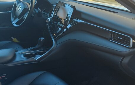 Toyota Camry, 2021 год, 2 800 000 рублей, 1 фотография