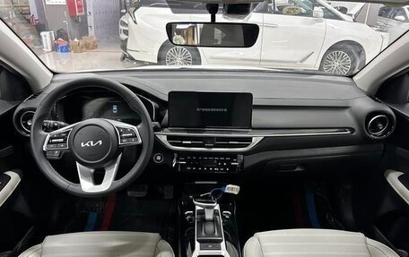 KIA K3, 2025 год, 2 372 000 рублей, 7 фотография