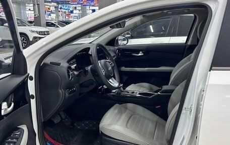 KIA K3, 2025 год, 2 372 000 рублей, 10 фотография