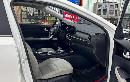 KIA K3, 2025 год, 2 372 000 рублей, 13 фотография