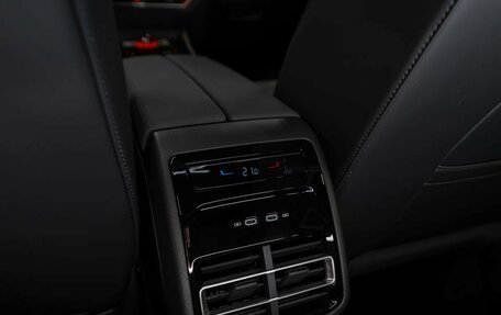 Volkswagen Tiguan, 2026 год, 4 990 000 рублей, 15 фотография