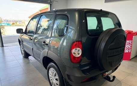 Chevrolet Niva I рестайлинг, 2018 год, 780 000 рублей, 6 фотография