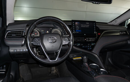 Toyota Camry, 2021 год, 3 750 000 рублей, 6 фотография