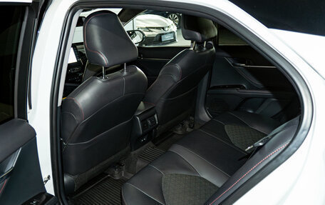 Toyota Camry, 2021 год, 3 750 000 рублей, 9 фотография