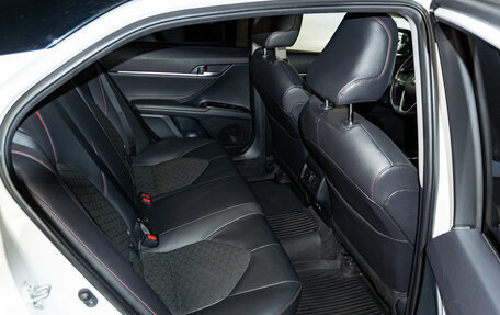 Toyota Camry, 2021 год, 3 750 000 рублей, 7 фотография