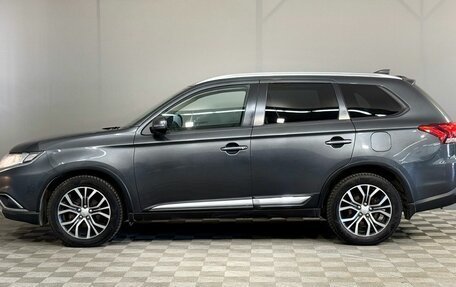 Mitsubishi Outlander III рестайлинг 3, 2018 год, 1 700 000 рублей, 3 фотография