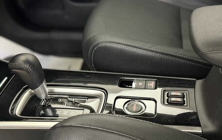 Mitsubishi Outlander III рестайлинг 3, 2018 год, 1 700 000 рублей, 13 фотография