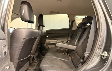 Mitsubishi Outlander III рестайлинг 3, 2018 год, 1 700 000 рублей, 16 фотография