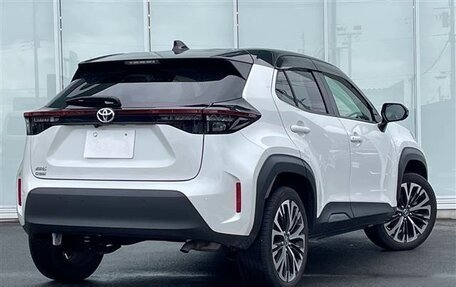 Toyota Yaris Cross, 2023 год, 1 599 000 рублей, 3 фотография
