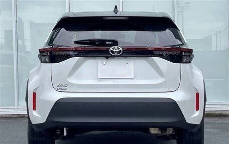 Toyota Yaris Cross, 2023 год, 1 599 000 рублей, 4 фотография