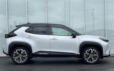 Toyota Yaris Cross, 2023 год, 1 599 000 рублей, 6 фотография