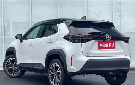 Toyota Yaris Cross, 2023 год, 1 599 000 рублей, 5 фотография