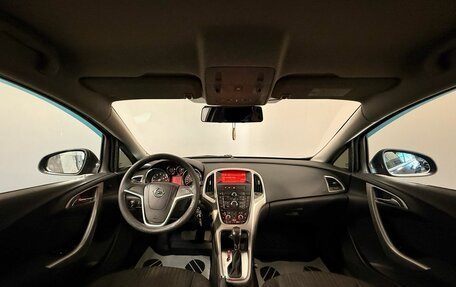 Opel Astra J, 2011 год, 630 000 рублей, 11 фотография