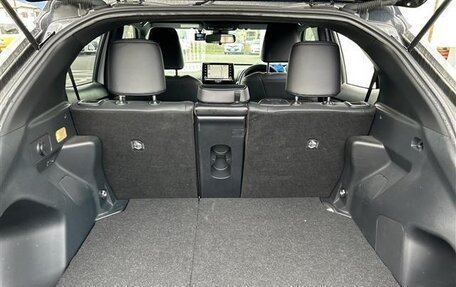 Toyota Yaris Cross, 2023 год, 1 599 000 рублей, 18 фотография