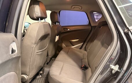 Opel Astra J, 2011 год, 630 000 рублей, 14 фотография