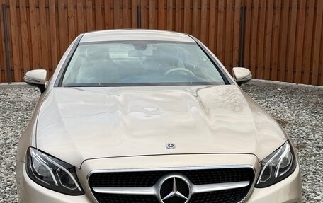 Mercedes-Benz E-Класс, 2017 год, 3 450 000 рублей, 6 фотография