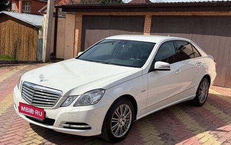 Mercedes-Benz E-Класс, 2010 год, 2 100 000 рублей, 2 фотография