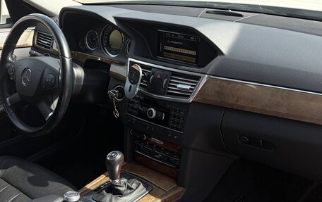 Mercedes-Benz E-Класс, 2010 год, 2 100 000 рублей, 11 фотография