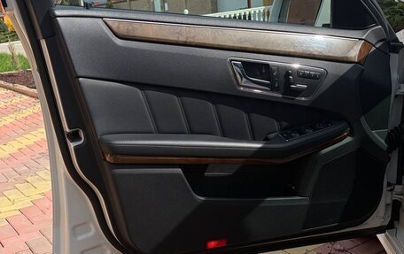 Mercedes-Benz E-Класс, 2010 год, 2 100 000 рублей, 21 фотография