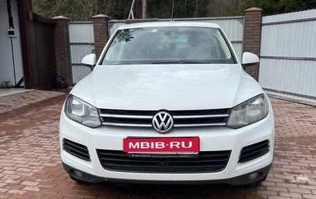 Volkswagen Touareg III, 2012 год, 1 950 000 рублей, 2 фотография