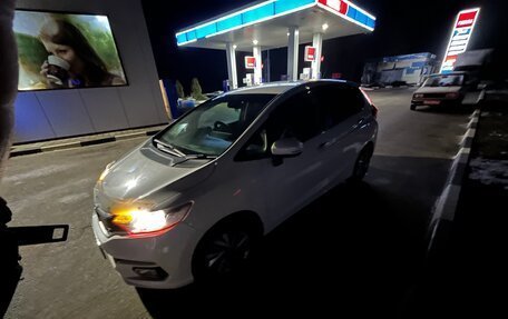 Honda Fit III, 2018 год, 900 000 рублей, 4 фотография