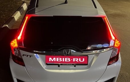 Honda Fit III, 2018 год, 900 000 рублей, 3 фотография