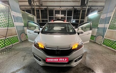 Honda Fit III, 2018 год, 900 000 рублей, 20 фотография