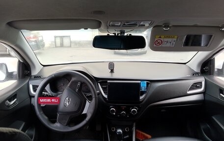 Hyundai Solaris II рестайлинг, 2017 год, 650 000 рублей, 3 фотография