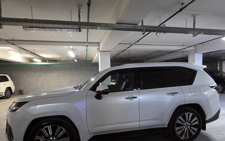 Lexus LX, 2022 год, 14 777 777 рублей, 11 фотография