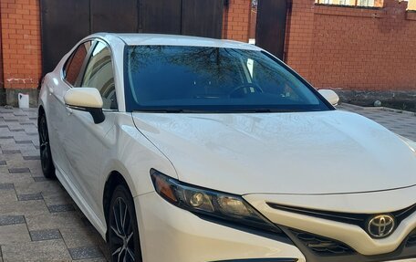 Toyota Camry, 2021 год, 2 800 000 рублей, 5 фотография