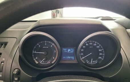 Toyota Land Cruiser Prado 150 рестайлинг 2, 2015 год, 3 599 000 рублей, 8 фотография