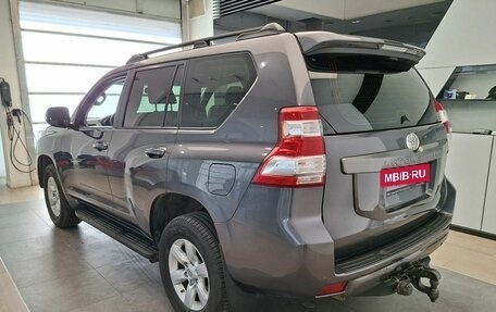 Toyota Land Cruiser Prado 150 рестайлинг 2, 2015 год, 3 599 000 рублей, 6 фотография