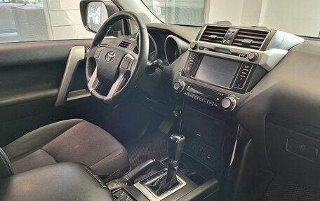 Toyota Land Cruiser Prado 150 рестайлинг 2, 2015 год, 3 599 000 рублей, 15 фотография
