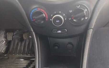 Hyundai Solaris II рестайлинг, 2012 год, 699 000 рублей, 14 фотография