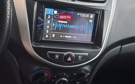 Hyundai Solaris II рестайлинг, 2015 год, 760 000 рублей, 1 фотография