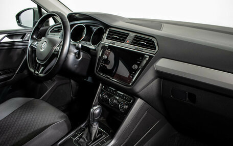 Volkswagen Tiguan II, 2019 год, 1 975 000 рублей, 11 фотография