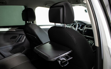 Volkswagen Tiguan II, 2019 год, 1 975 000 рублей, 10 фотография