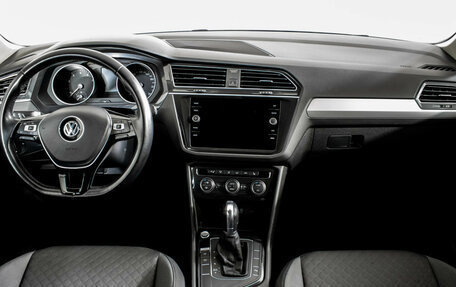 Volkswagen Tiguan II, 2019 год, 1 975 000 рублей, 12 фотография