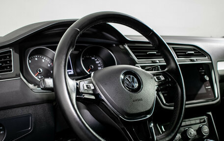 Volkswagen Tiguan II, 2019 год, 1 975 000 рублей, 14 фотография