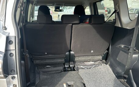 Toyota Sienta II, 2022 год, 1 700 000 рублей, 4 фотография