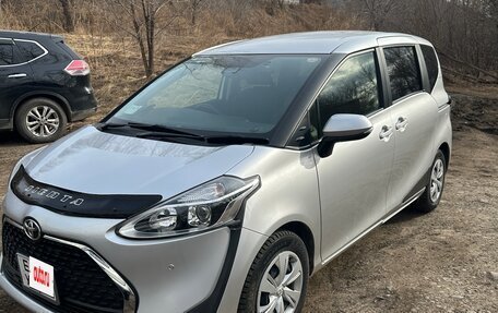 Toyota Sienta II, 2022 год, 1 700 000 рублей, 3 фотография
