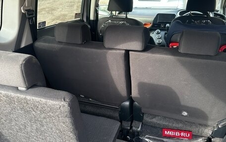 Toyota Sienta II, 2022 год, 1 700 000 рублей, 6 фотография