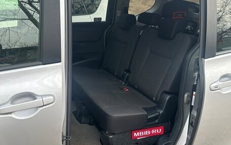 Toyota Sienta II, 2022 год, 1 700 000 рублей, 8 фотография