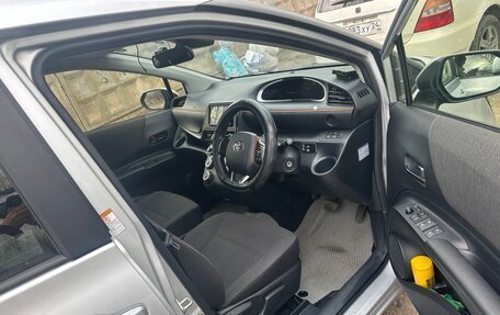 Toyota Sienta II, 2022 год, 1 700 000 рублей, 10 фотография